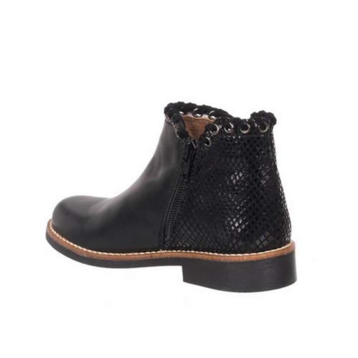 Botin de piel para niñas y adolescentes.