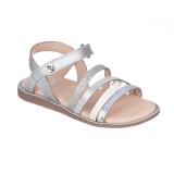 Sandalia en piel con tiras y cierre de velcro