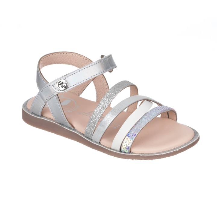 Sandalia en piel con tiras y cierre de velcro