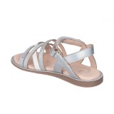 Sandalia en piel con tiras y cierre de velcro