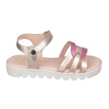Sandalia toda en piel con suela hiper flexible.