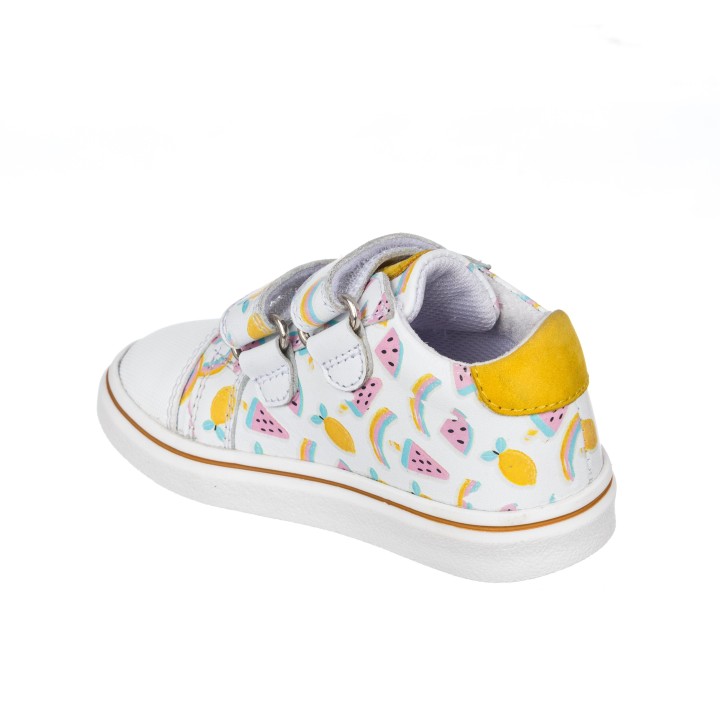 Deportiva toda en piel para niña, moderna, cómoda y divertida- Cierre de dos velcros.