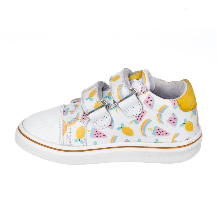 Deportiva toda en piel para niña, moderna, cómoda y divertida- Cierre de dos velcros.