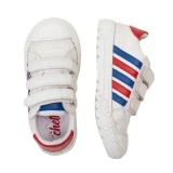 Deportivo tres velcros. Blanco