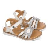 Sandalia en piel con velcro