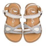 Sandalia en piel con velcro
