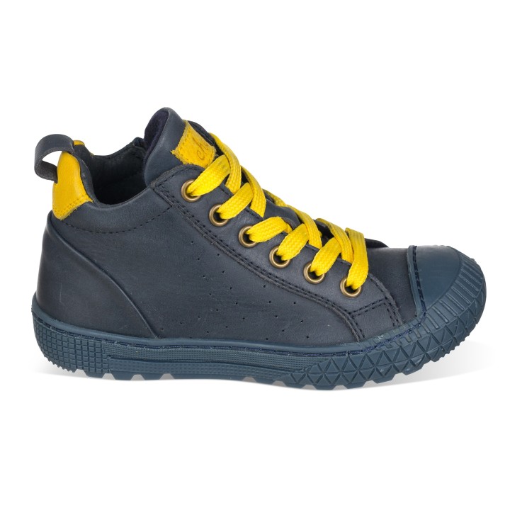 Botin de cordones en piel