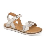 Sandalia blanca confeccionada en piel, color plata y muy moderna con detalle de corazones