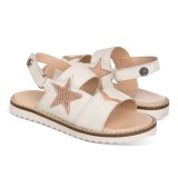 Sandalia blanca en piel con detalle de estrella color oro