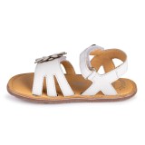 SANDALIA BAREFOOT BLANCA – FLOR EN RELIEVE Y ELEGANCIA ATEMPORAL