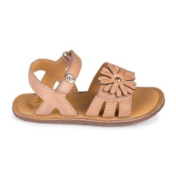 SANDALIA BAREFOOT ROSA – FLOR DELICADA Y SUAVIDAD PASTEL