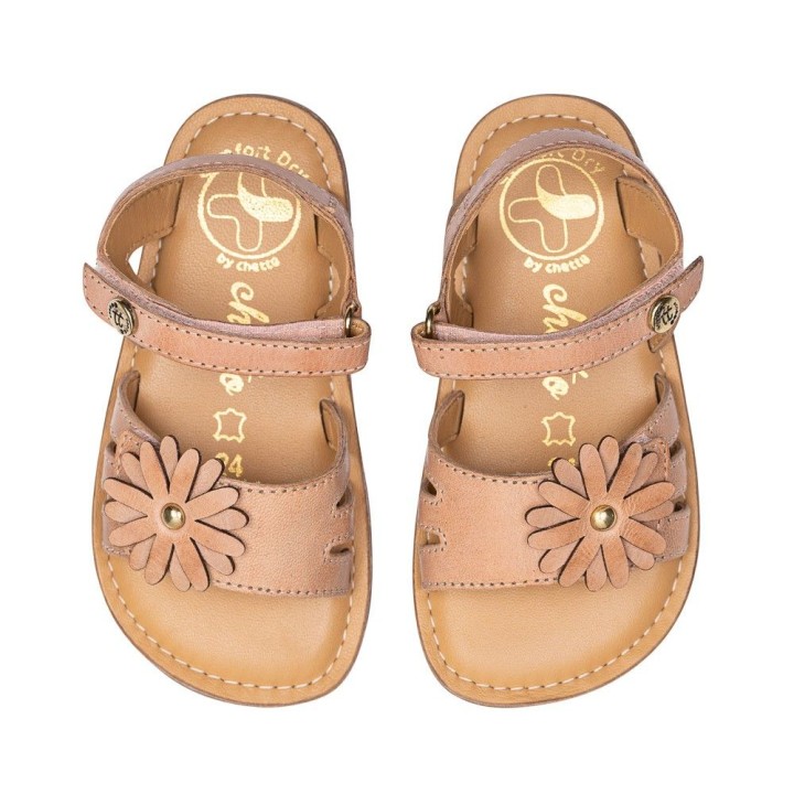 SANDALIA BAREFOOT ROSA – FLOR DELICADA Y SUAVIDAD PASTEL