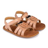 SANDALIA BAREFOOT ROSA - SUAVIDAD Y ENCANTO CON MARIQUITA EN RELIEVE