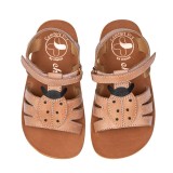SANDALIA BAREFOOT ROSA - SUAVIDAD Y ENCANTO CON MARIQUITA EN RELIEVE
