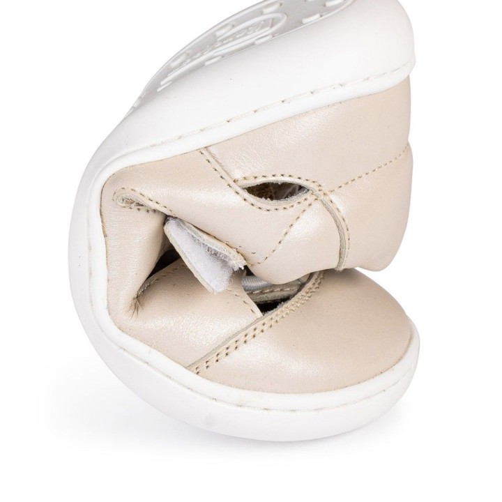 SANDALIA CERRADA BAREFOOT BEIGE – SUAVIDAD TOTAL