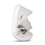 SANDALIA CERRADA BAREFOOT BLANCO – ELEGANCIA Y COMODIDAD