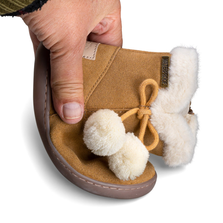 BOTAS BAREFOOT POMPONES WATERPROOF ANTE CAMEL