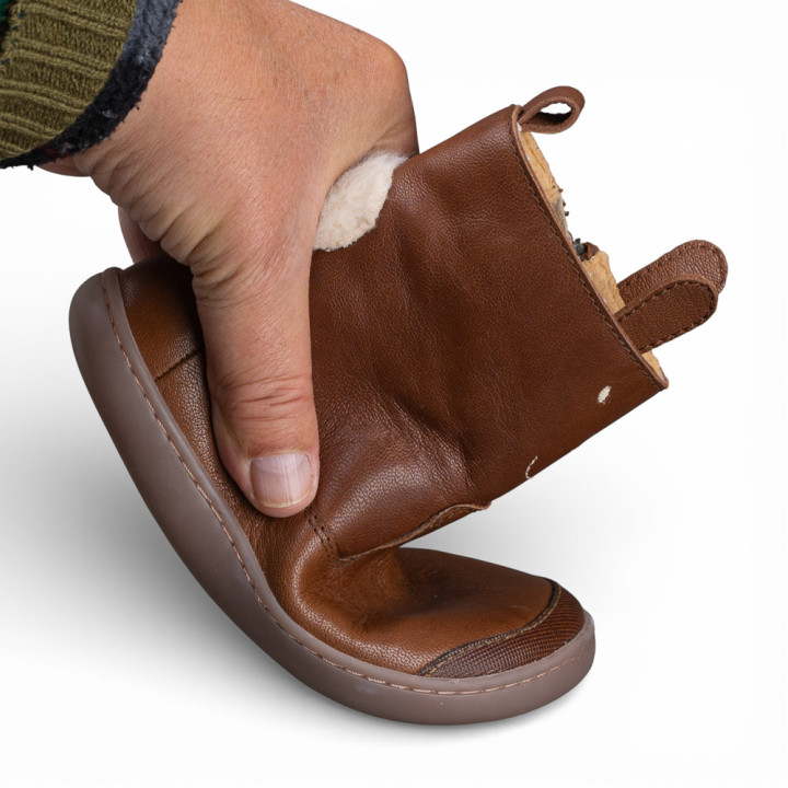 BOTAS BAREFOOT CONEJO OREJITAS PIEL MARRÓN