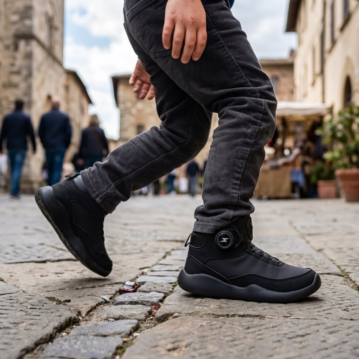 DEPORTIVAS TIPO BOTA BAREFOOT CIERRE DIAL NEGRO